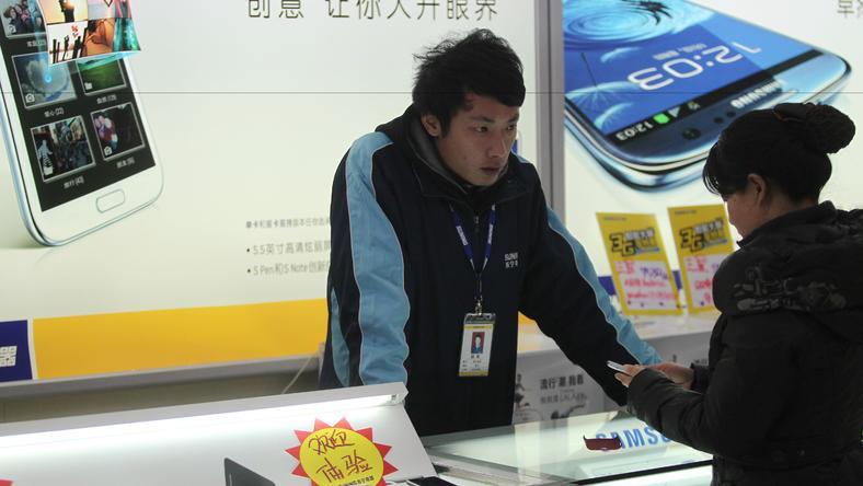 用着苹果、华为、小米……的你,还记得小灵通吗?